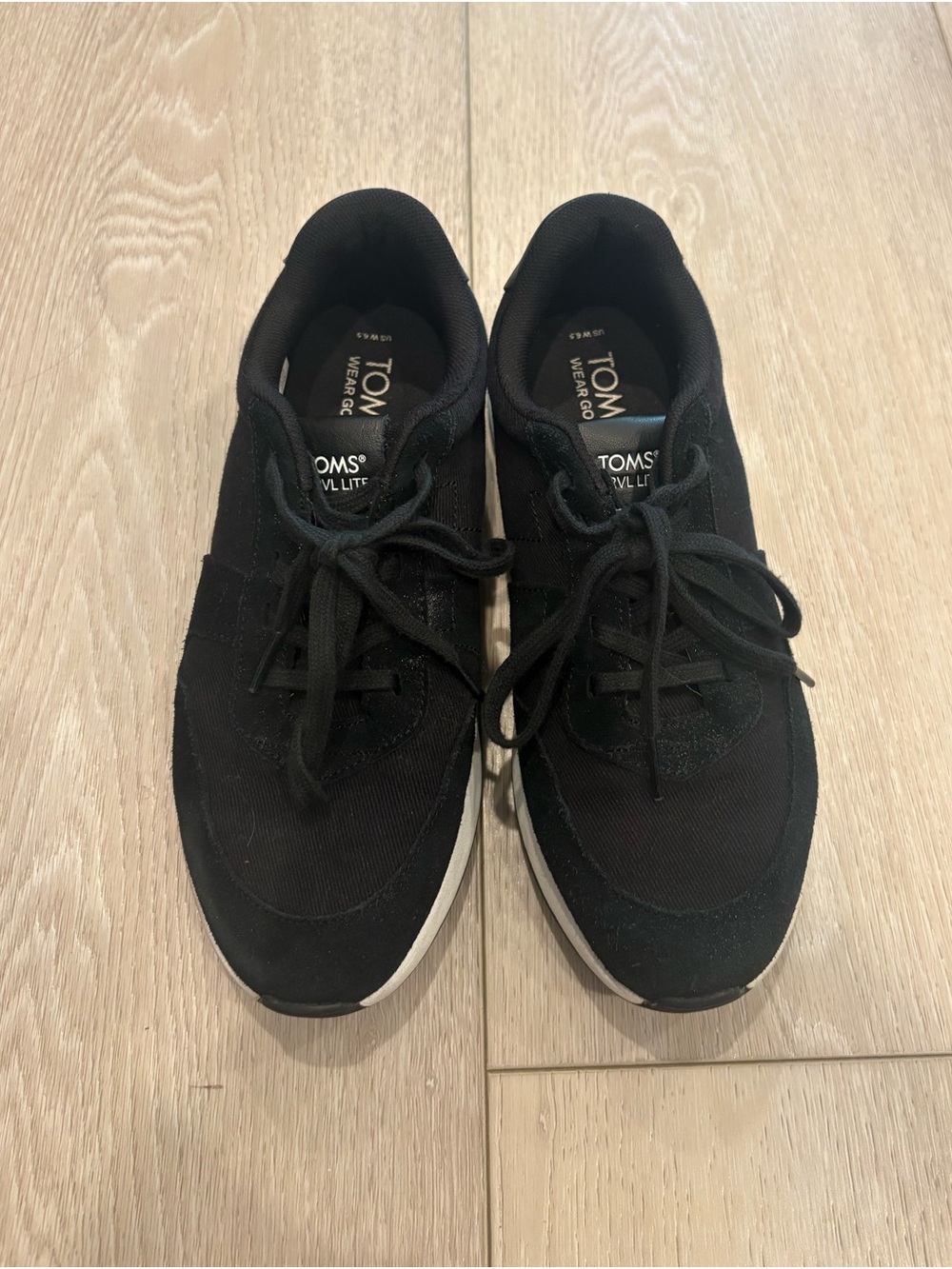 Tom’s Sneakers